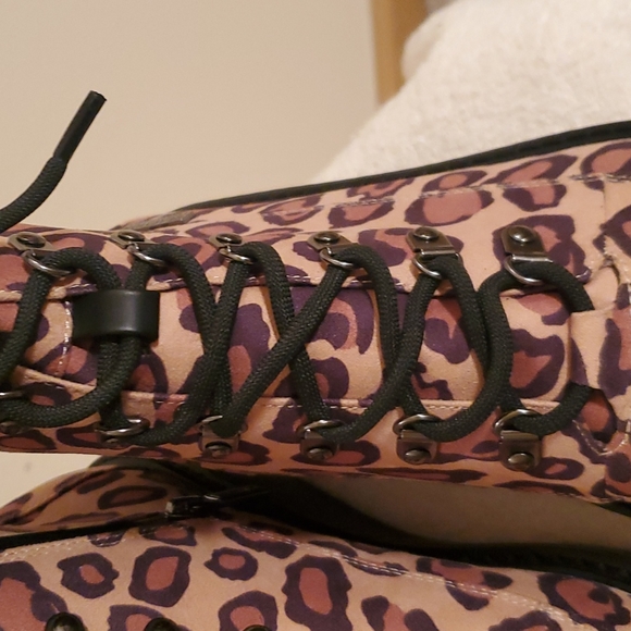 Kenneth Cole Waterproof Rhyme Hiker - Picture 3 of 12